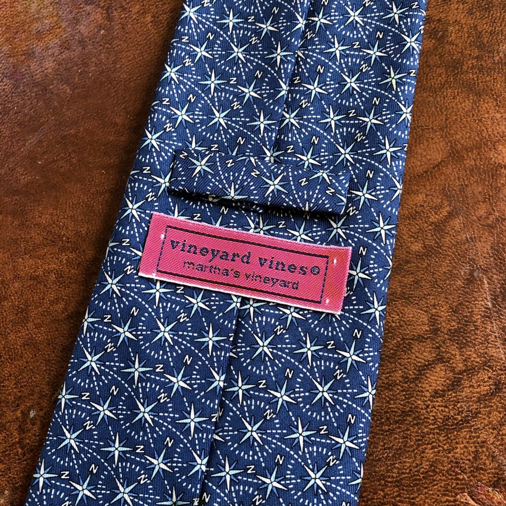 Vineyard Vines Tie 100% Silk Blue & White Compass